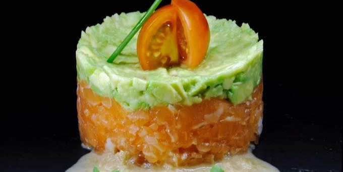 Salmon tartar with avocado